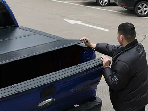 Low Profile Hard Tri Fold Tonneau Cover For Toyota